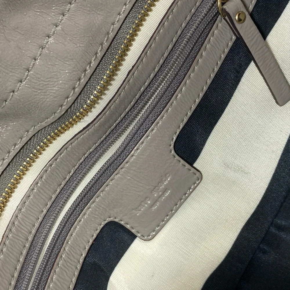 Kate Spade New York Tote/Handbag - Gray/Tan - Patent Leather